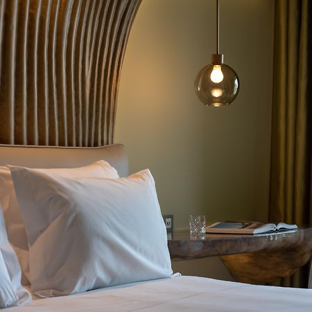 Vila Foz Hotel&SPA - member of Design Hotels Porto Buitenkant foto A room at the hotel