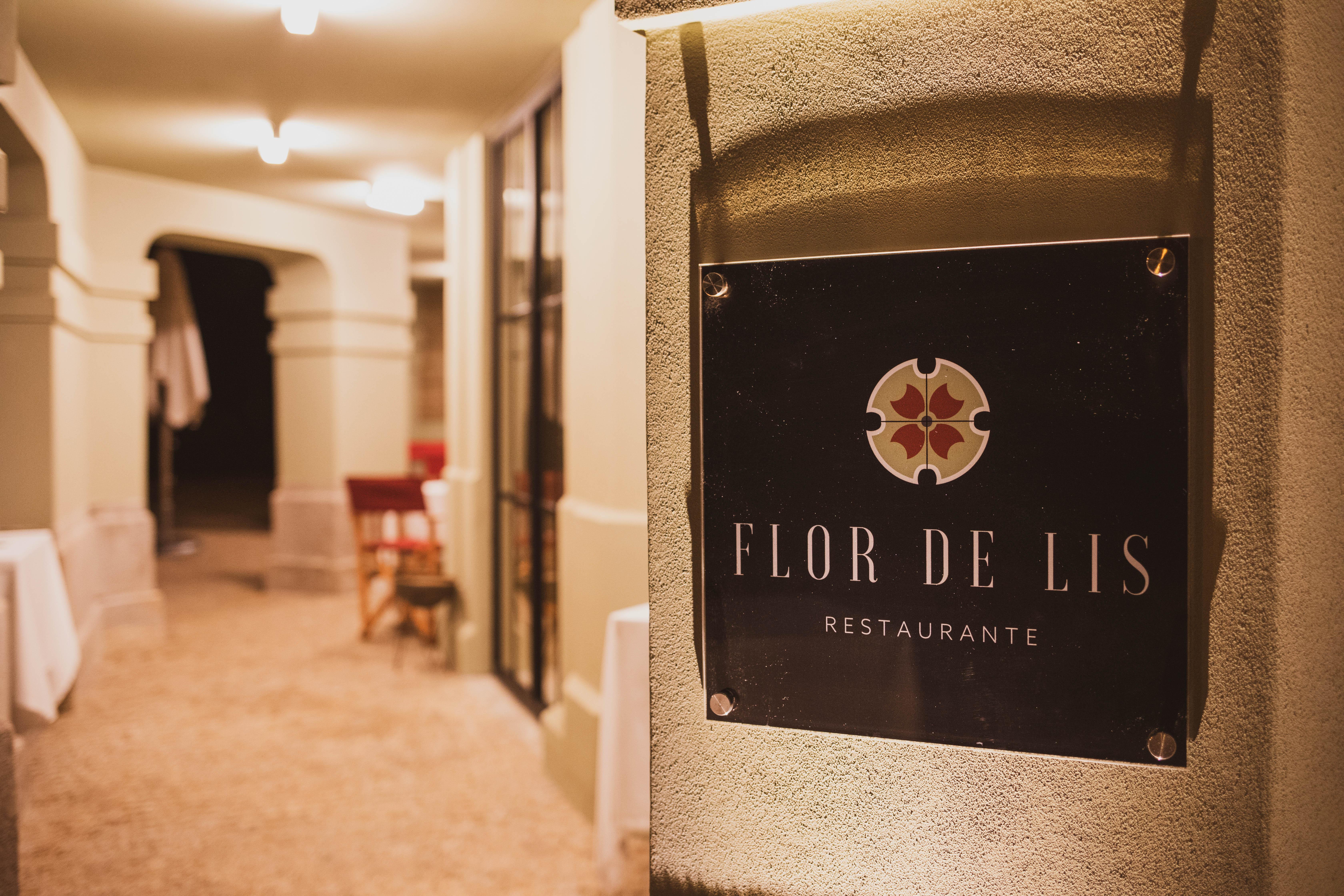 Vila Foz Hotel&SPA - member of Design Hotels Porto Buitenkant foto Restaurant entrance